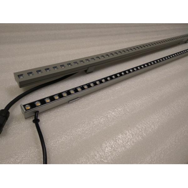 Facade Lighting 18 Watt Color Changing LED Wall Washer 20.5mm Pixel Pitch