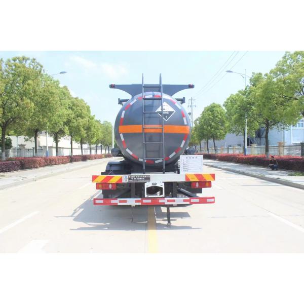 Camion lourd national chinois HOWO 4X4 à quatre roues motrices 290HP 10CBM Camion réservoir d'huile