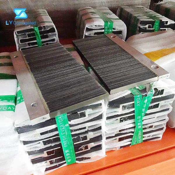 L'acier au carbone a ridé des pièces de rechange de machine, peigne résistant à la chaleur de 20cmx19cm