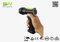 Projecteur marin rechargeable tenu dans la main du Portable 10W