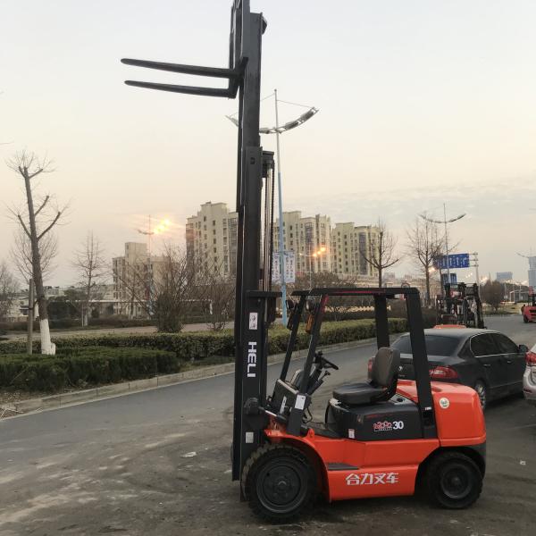 3 Ton Used Diesel Forklifts with 3stages by HELI Perfect for Transporting Heavy Pallets and Machinery