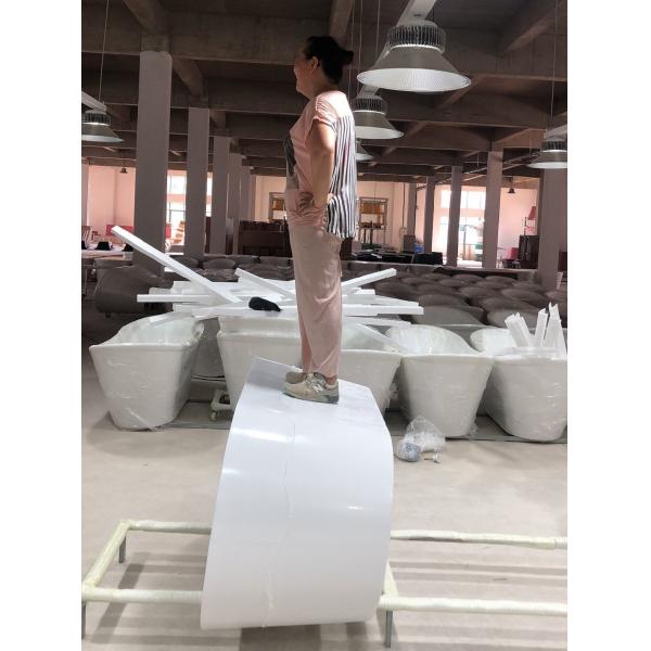 Customized Function Freestanding Luxury Oval Acrylic Bathtub with Optional Whirlpool