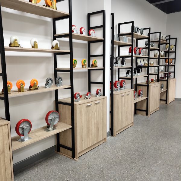 Industrial Platform Hand Trolley Heavy-Duty Flatbed Cart with Silent Wheels and Four-Wheel Load Capacity