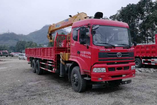 180/2200 Kw Max Power Dongfeng Used Crane Truck 6X4 Drive Mode 2013 Year