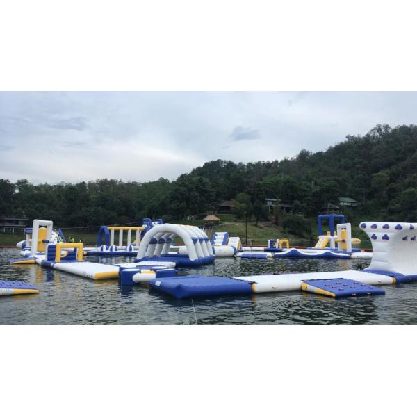 0.9mm PVC Tarpaulin Inflatable Floating Water Playground For Resort