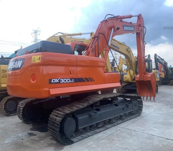 Venda a quente de alta qualidade segunda mão Doosan DX300LC Excavadora de rastreador hidráulico