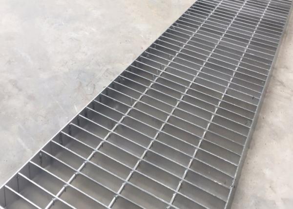 A grade de aço inoxidável feita sob encomenda raspa a matéria prima SS304 de grande resistência
