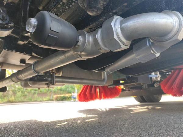 Caminhão de varredura de alto desempenho e durável para saneamento urbano e limpeza industrial