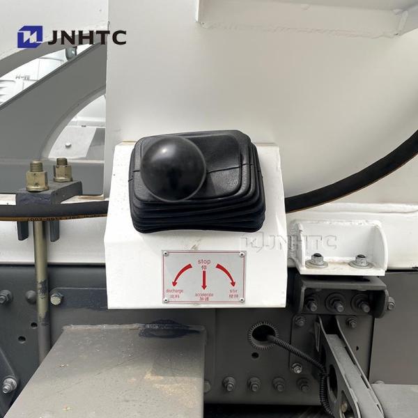 HOWO Camion de mélangeur de béton Camion de mélangeur de béton neuf/d'occasion Camion de mélangeur de béton monté Camion de pompe de mélangeur de béton bon marché et bon marché