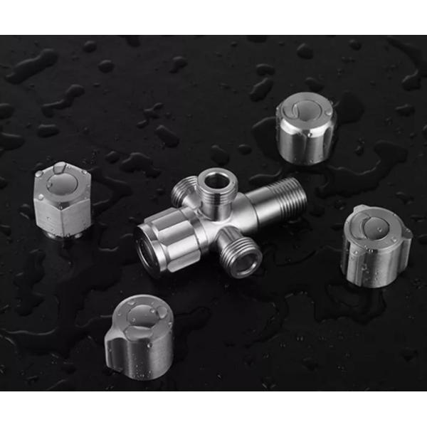 Característica do cano do banheiro com desviador válvula de ângulo cromada para acessórios de torneiras