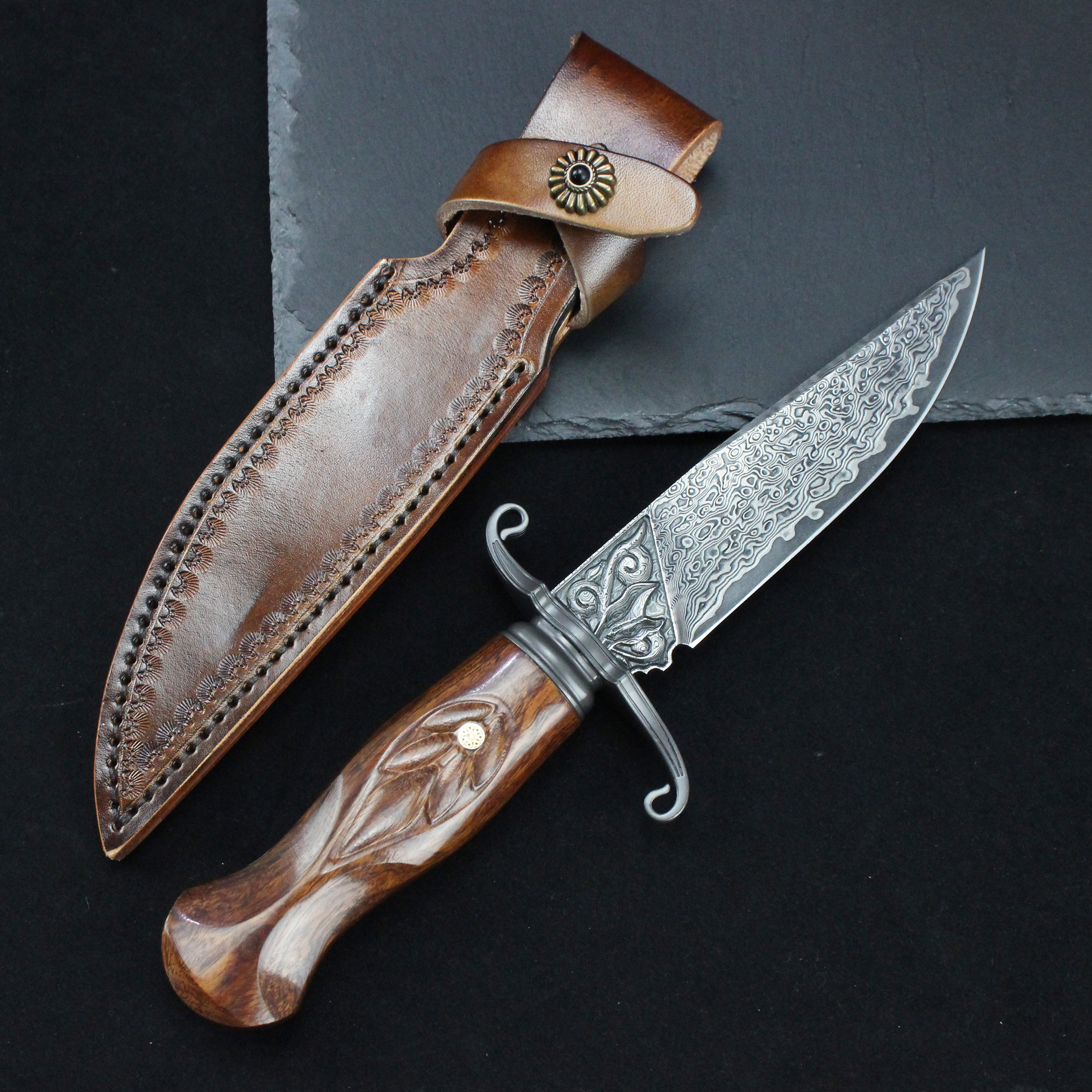 High Quality Damascus Fixed Blade Knife Sand Iron Wood Handle Hunting Survival Knife Camping