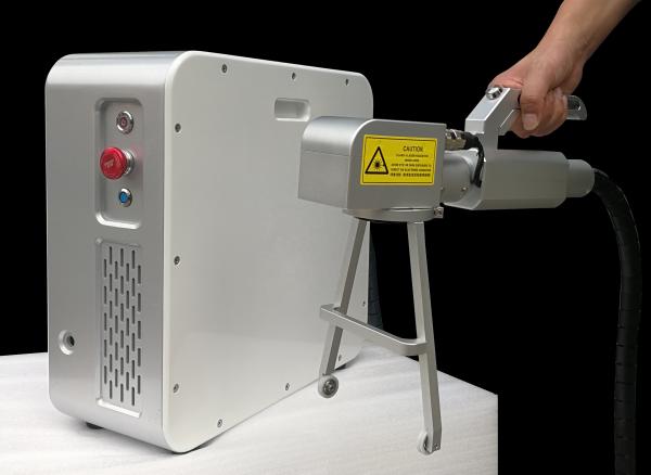 Oxidação que limpa a máquina da limpeza do laser da fibra 150W com a eficiência alta da limpeza