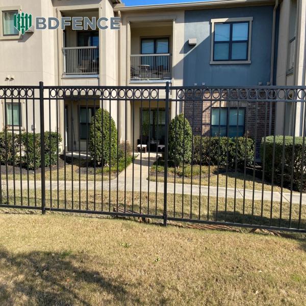 Short Tubular Steel Fence Decorative Barrier