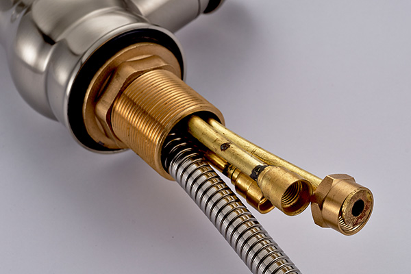 ROVATE Pull Down Nickel Brushed Kitchen Faucets Water Filter Compact Size