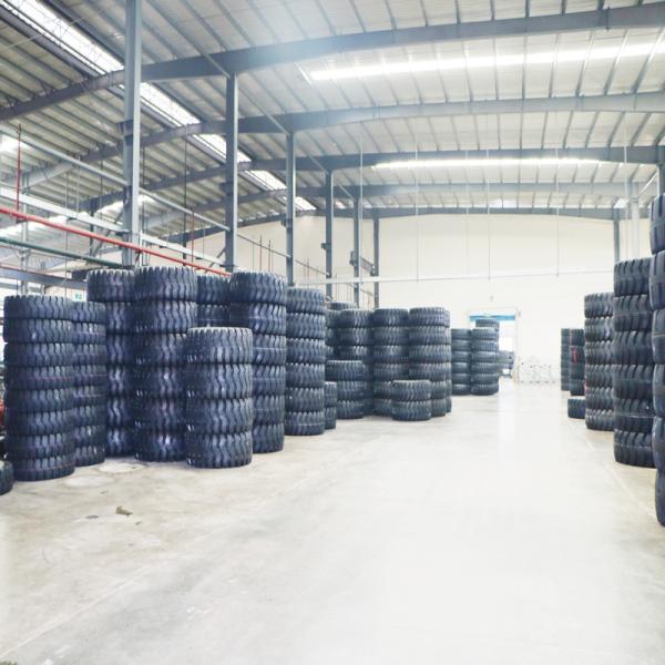 fórmula especial do composto do passo do pneumático AW767 de 315/80R22.5 Aulice com milhagem longa