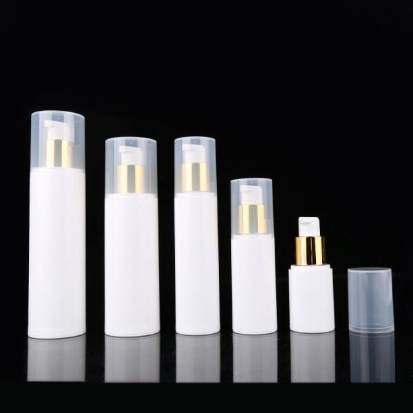 Le petit cosmétique privé d'air en plastique blanc met la capacité en bouteille du placage à l'or 30ml 100ml