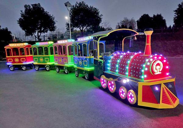 Outdoor Roundhouse Trackless Trains Shopping Mall Train 220V Mechanical Steering
