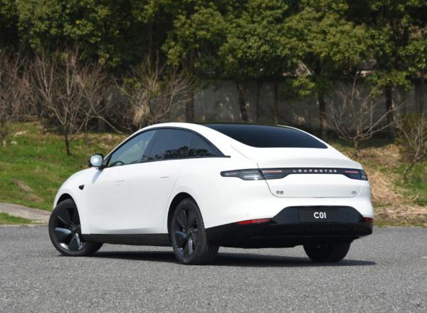 4 Wheel Luxury Leapmotor Electric Car C01 Adult New Hybrid Car