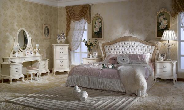 Wooden Carved Luxury European Bedroom Furniture Soft Royal King Size Double Beds