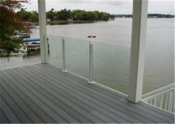 Commercial Frameless Glass Deck Railing Systems Stainless Steel Round Post