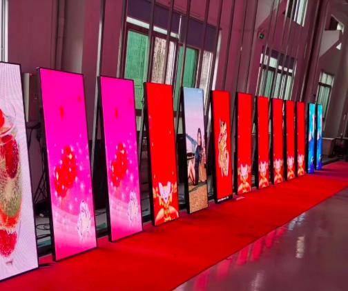 P2.5 Mirror Led Poster ScreenFull Color Movable Advertising Display IP40 3840 Hz
