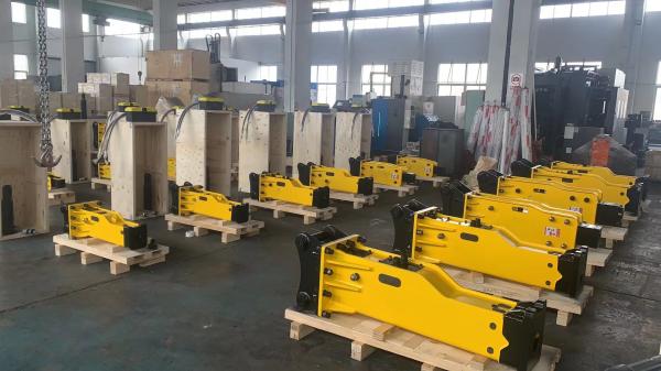 Breaking Power 980 J Silenced Box Type Excavator Rock Breaker Hammer For 7-14 Ton Excavators