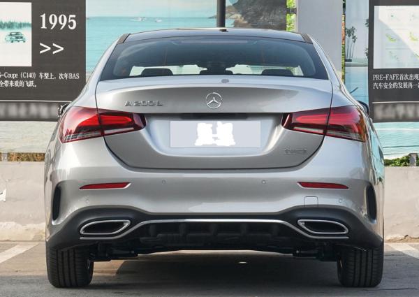 Carros a gasolina 7 Gear DCT Benz Mercedes Benz A 200 L Sport Sedan Donggan Version