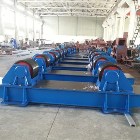 Tanques giratorios convencionalmente soldados de 80 toneladas para ayudar en la soldadura mecánica.