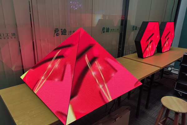 P3 Indoor Full Color LED Irregular Shape Screen Splicing Hexagonal Triangular Shaped Ultra HD LED Digital Display Screen