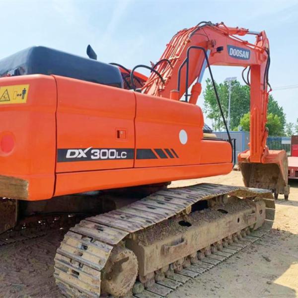Excavateur Doosan DX300LC de 2017 de fabrication coréenne de 30 tonnes grand de seconde main moins cher
