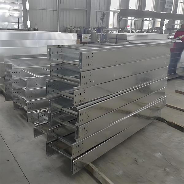 Tableros de cable con ranuras de altura personalizable 3m con acabado plateado y resistencia al fuego