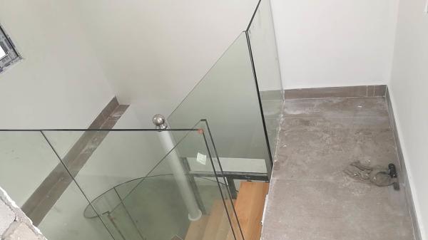 Spiral Staircase VH09S  Spiral Stainless Steel Stair Tread Beech Curved Glass Handrail 304 Stainless Steel Railing Glass