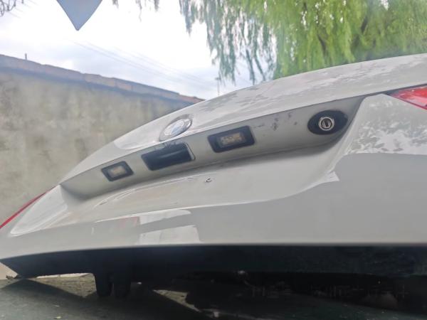 B-M-W 3-Série 320 E90 Coque arrière utilisée
