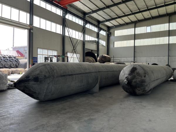 0.2-0.4Mpa High Pressure Cylindrical Marine Airbags For Ship Launching