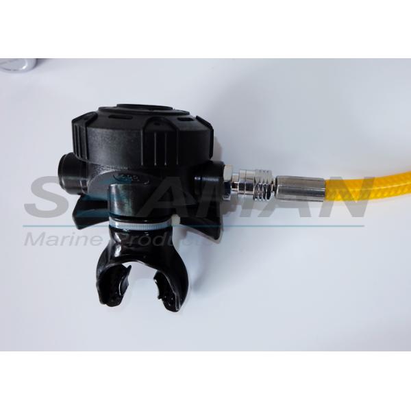 Первый восьминог регулятора оборудования спортов воды второго этапа для дайвинга