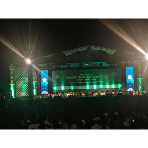 High Resolution Indoor LED Display Screen Electronic LED Stage Backdrop Screen