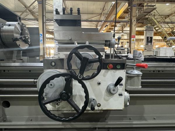 Universal Lathe CW6263B Gap Bed Lathe High Performance Heavy Duty Large Horizontal Manual Lathe