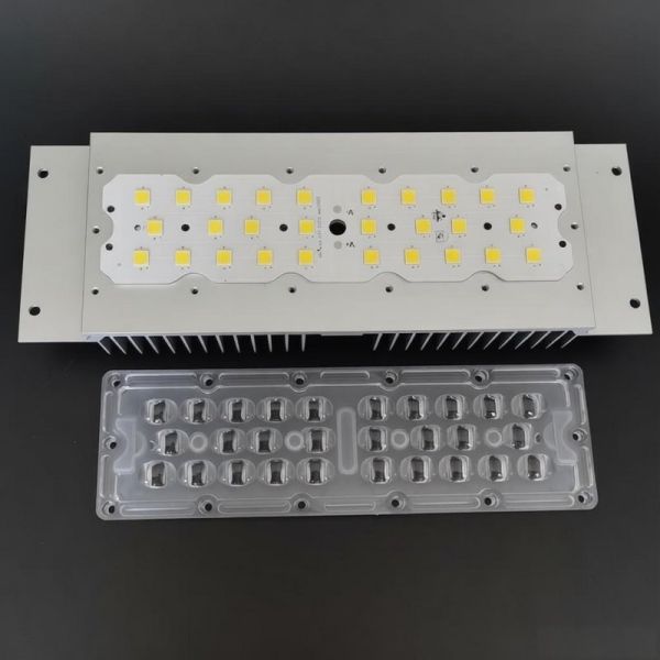 7070 SMD LED Street Light Module with 158x103 Degree Beam Angle and 5050SMD LED Chip for 50W-120W Sidewalk Lighting
