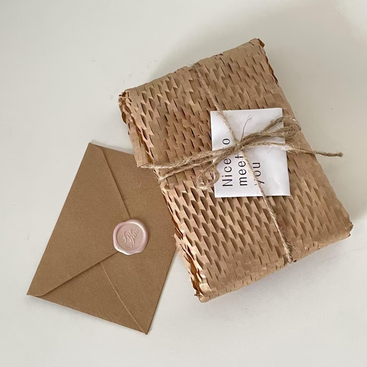 Natural Kraft Honeycomb Paper for Postcard Packaging – Expandable Cushioning for Cards & Stationery