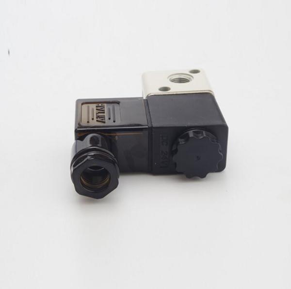 Pneumatic Air 3 Way 2 Position 1/8 AIRTAC TYPE Solenoid Valve 3V1-06