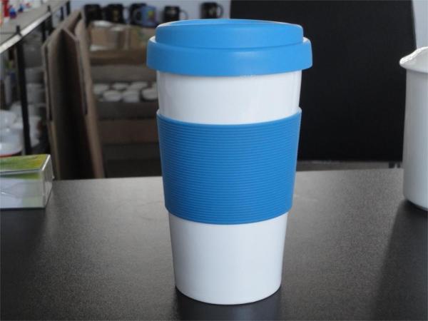 400 ml porcelain travel coffee mug with silicone lid and band