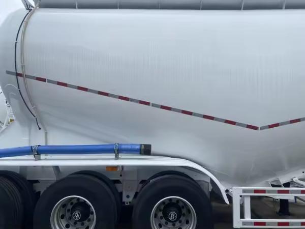 CIMC 3 axes Cisterne de poudre à haute résistance avec unité moteur diesel Semi-remorque
