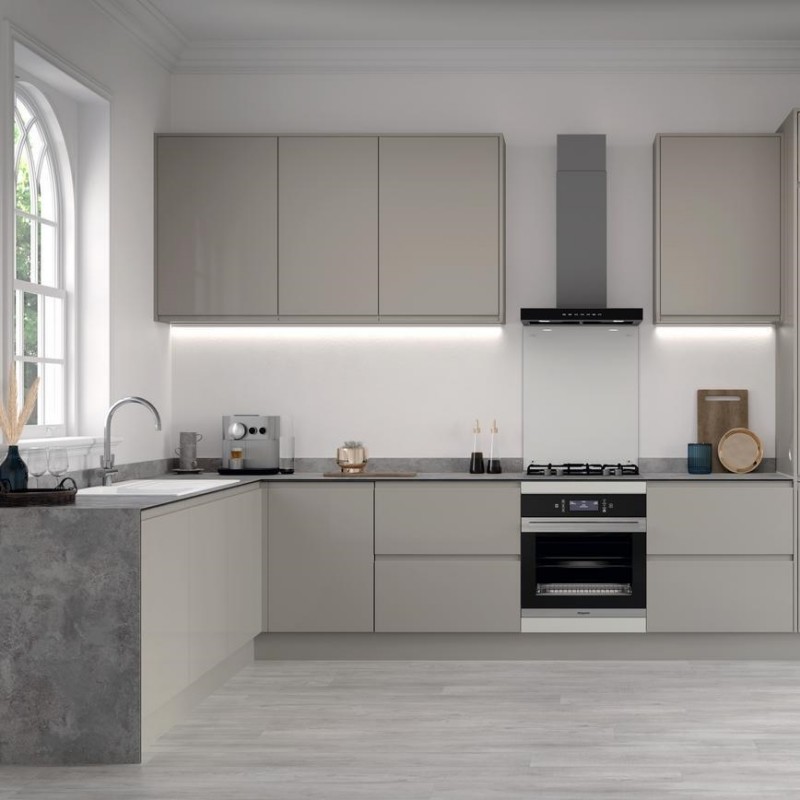 Customized White Lacquer Kitchen Cabinet with PVC Membrane Door Panel and Blum Drawer