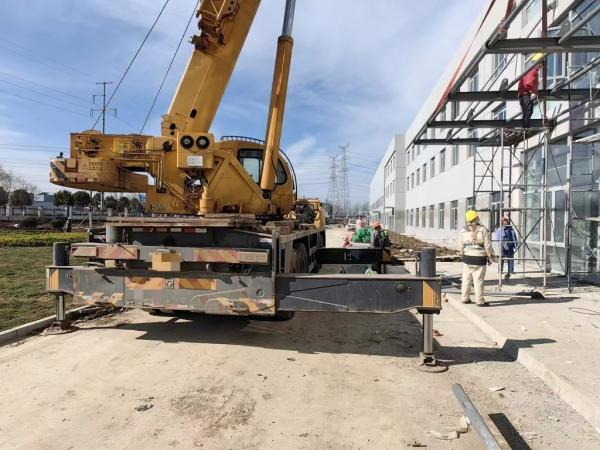 Commandez maintenant Xc Mg Mobile Truck Crane 50 Tons 4 Numéro d'Arbre Service après-vente