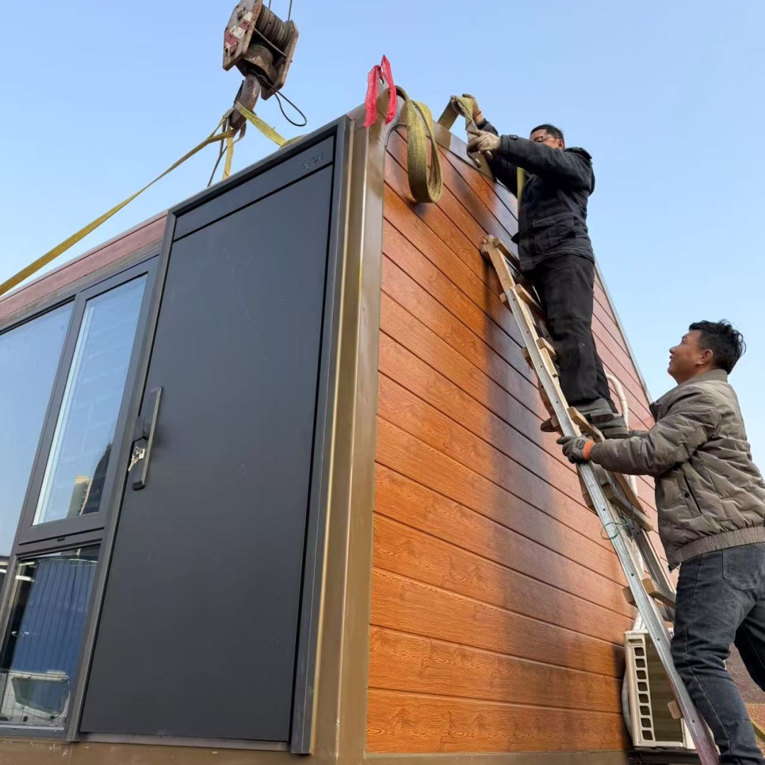 Customized Steel Structure Buildings Appleand Podspace Capsule and House by