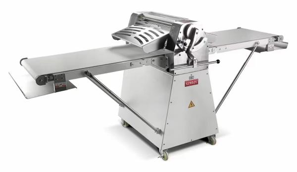 Heavy Duty Vertical Dough Sheeter 0.75kw Power 6.5kg Max Dough Weight Kitchen Equipment