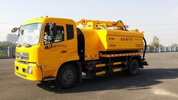 Dongfeng 4x2 Suction Sewer Cleaning Truck vacuum sewage suction truck