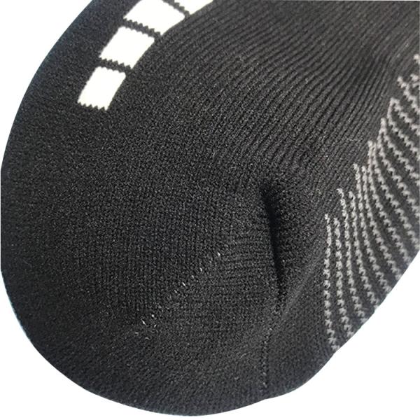 Custom Anti Slip Running Socks for Men and Women in Winter Season 100% Polyester