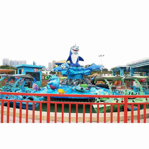 24 Riders Amusement Park Rides Shark Island Rides With Water Gun