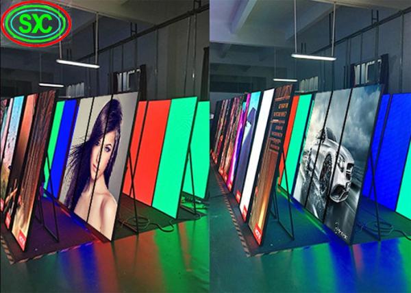 Display de cartaz LED de alto brilho P2.5 Full Colour Stand de publicidade 1/16 Cartão de parede de varredura